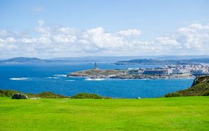 Qué ver en A Coruña en un día: vistas de la ciudad desde el Monte de San Pedro