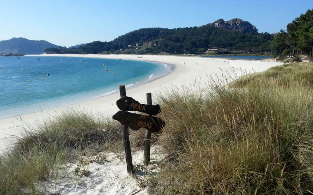 Qué ver en Vigo: la Playa de Rodas en Islas Cíes