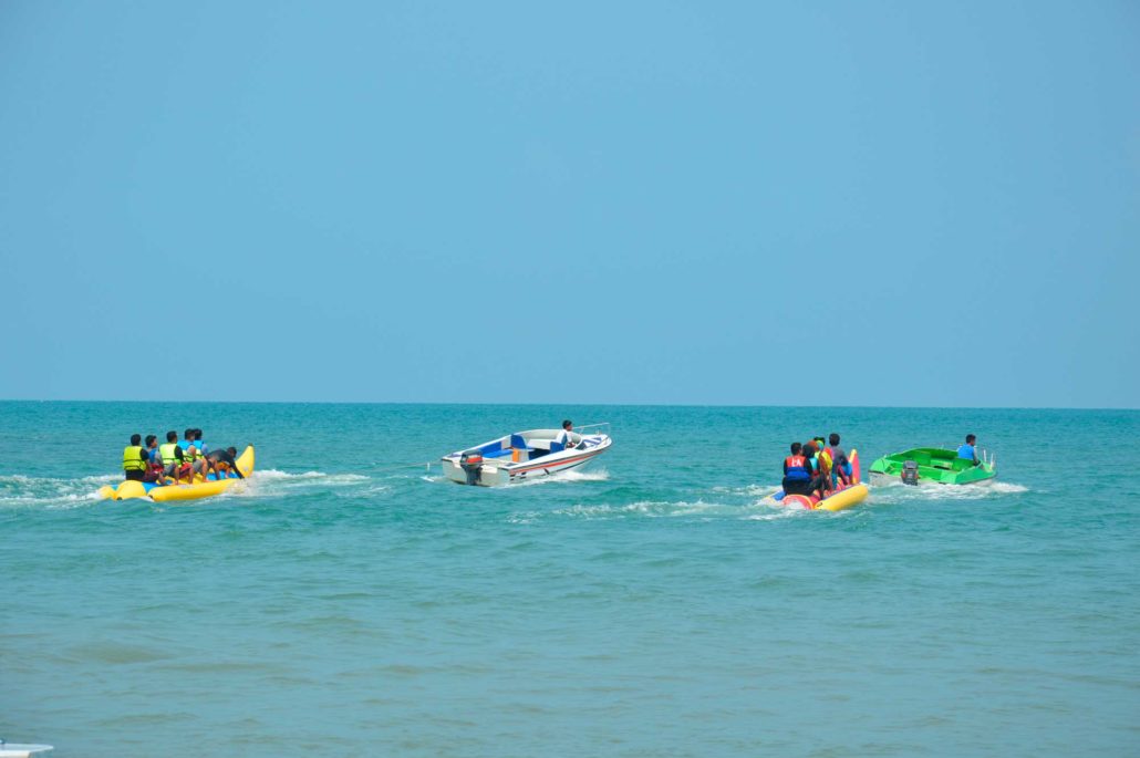 Una de las mejores actividades acuáticas en Benidorm es el Banana Boat