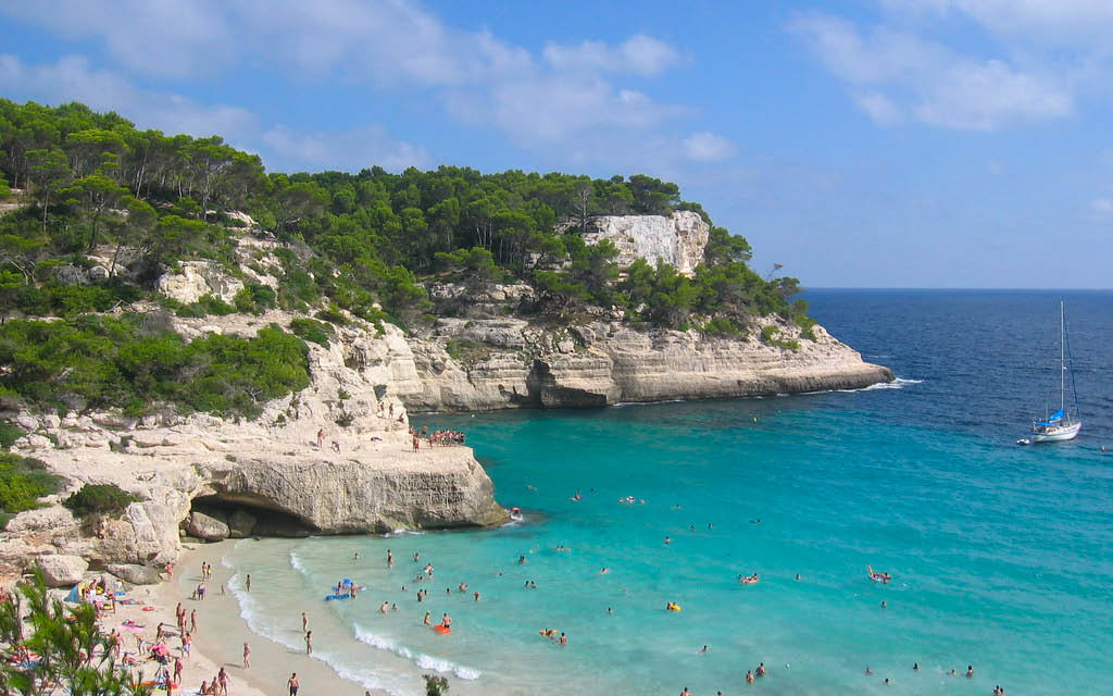 Una de las mejores playas de Menorca es Cala Mitjana