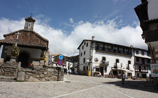 Plaza del Humilladero, encanto en el corazón de Candelario